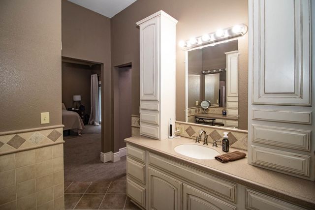 114 W Woodland Ct, Mulvane, KS 67110