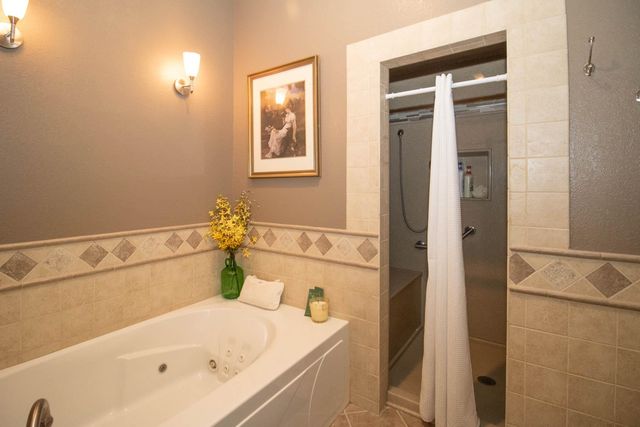 114 W Woodland Ct, Mulvane, KS 67110