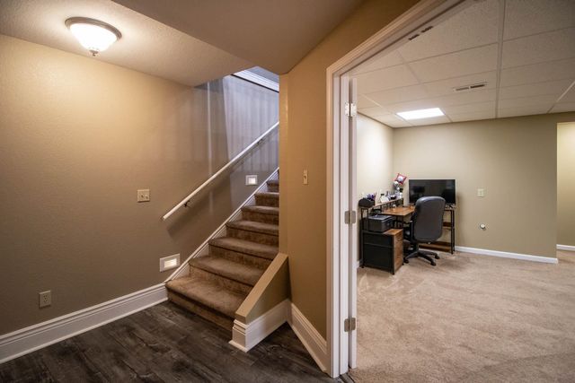 114 W Woodland Ct, Mulvane, KS 67110