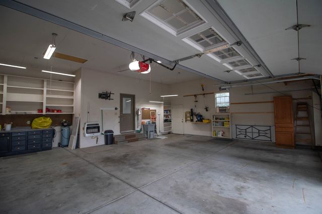114 W Woodland Ct, Mulvane, KS 67110