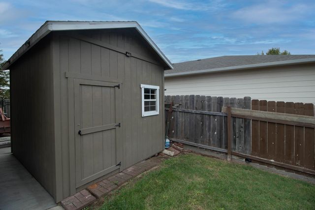 114 W Woodland Ct, Mulvane, KS 67110