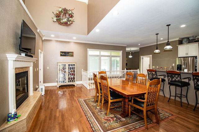 114 W Woodland Ct, Mulvane, KS 67110