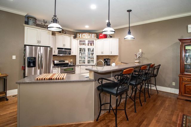 114 W Woodland Ct, Mulvane, KS 67110