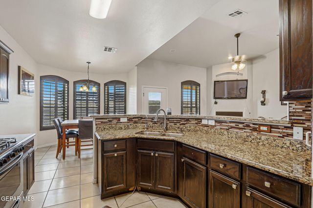 521 EL CERRO Drive, Sunland Park, NM 88063