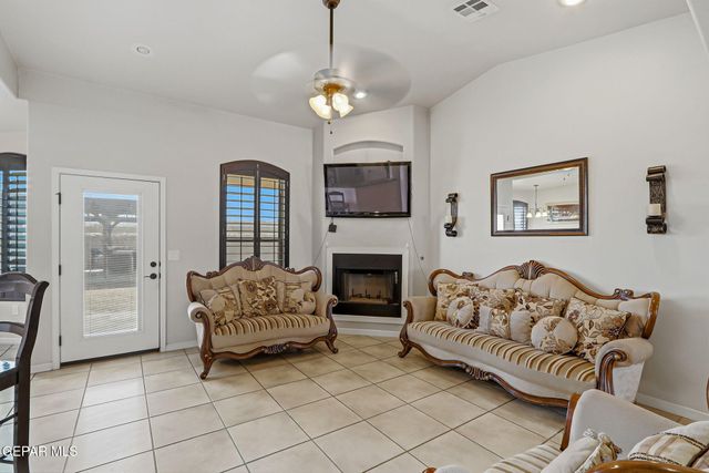 521 EL CERRO Drive, Sunland Park, NM 88063