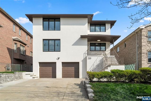 220 8th Street, Palisades Park, NJ 07650