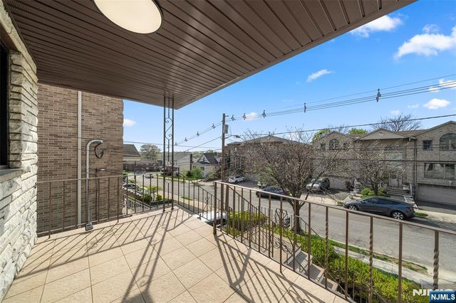 220 8th Street, Palisades Park, NJ 07650
