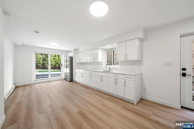 220 8th Street, Palisades Park, NJ 07650