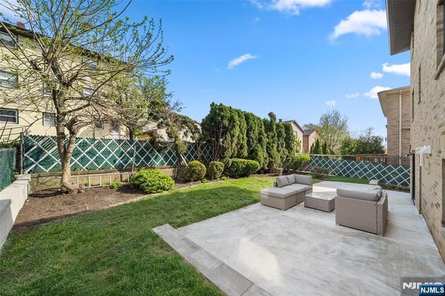 220 8th Street, Palisades Park, NJ 07650
