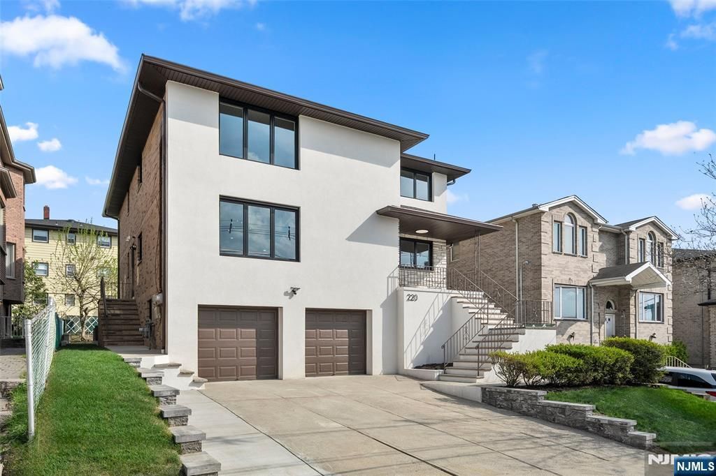 220 8th Street, Palisades Park, NJ 07650