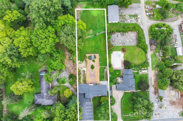 4295 Brevard Road, Horse Shoe, NC 28742