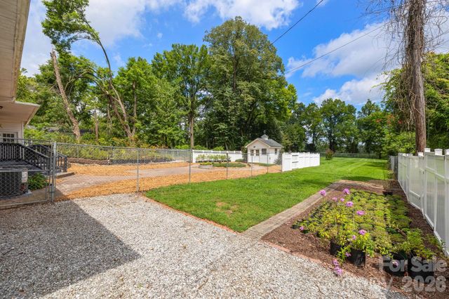 4295 Brevard Road, Horse Shoe, NC 28742