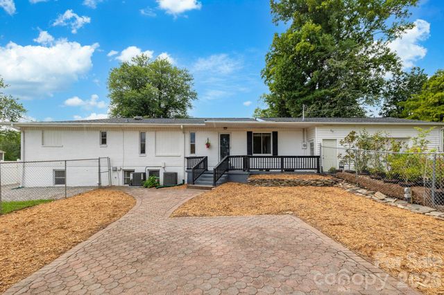 4295 Brevard Road, Horse Shoe, NC 28742
