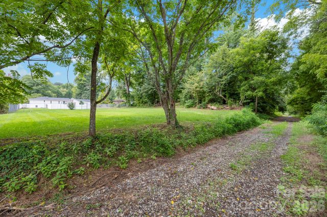 4295 Brevard Road, Horse Shoe, NC 28742