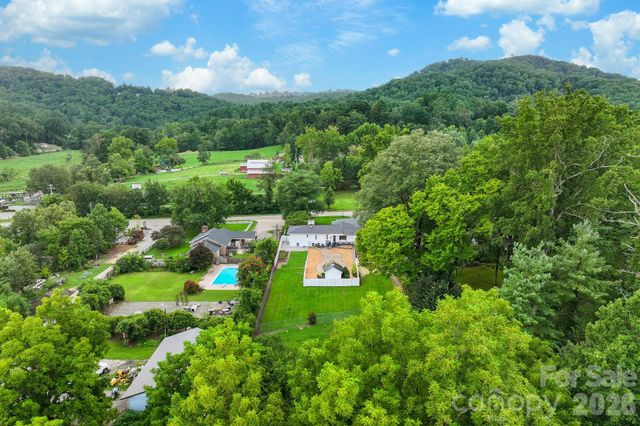 4295 Brevard Road, Horse Shoe, NC 28742