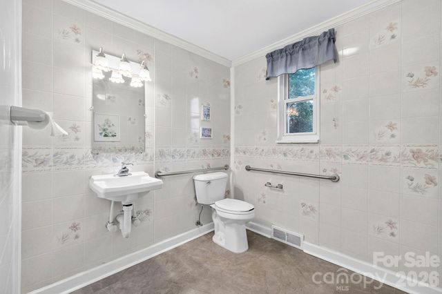 4295 Brevard Road, Horse Shoe, NC 28742
