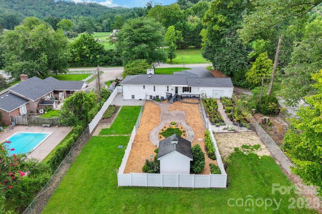 4295 Brevard Road, Horse Shoe, NC 28742