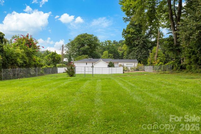 4295 Brevard Road, Horse Shoe, NC 28742