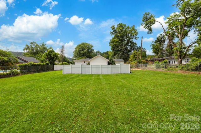 4295 Brevard Road, Horse Shoe, NC 28742