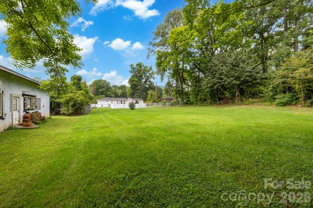 4295 Brevard Road, Horse Shoe, NC 28742