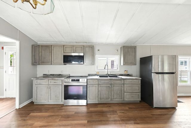 7 Nelligan, Chicopee, MA 01020