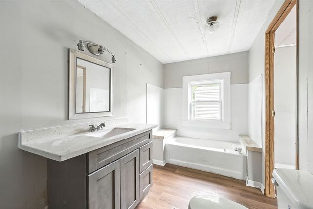 7 Nelligan, Chicopee, MA 01020