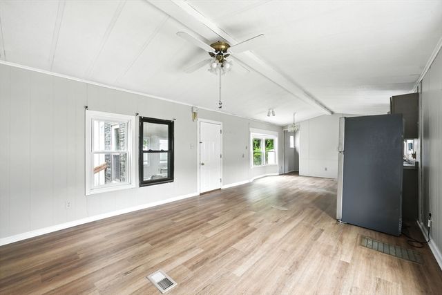 7 Nelligan, Chicopee, MA 01020