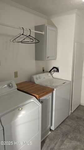 1005 W Michigan Avenue, Southern Pines, NC 28387