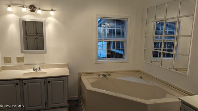1005 W Michigan Avenue, Southern Pines, NC 28387