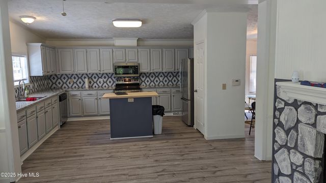1005 W Michigan Avenue, Southern Pines, NC 28387