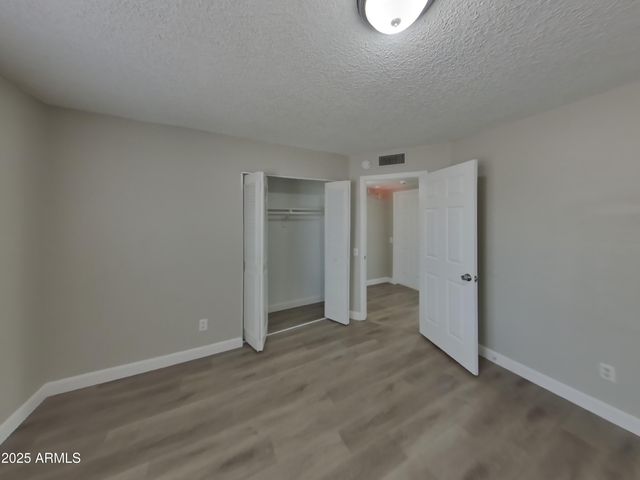 10221 W TURNEY Avenue, Phoenix, AZ 85037