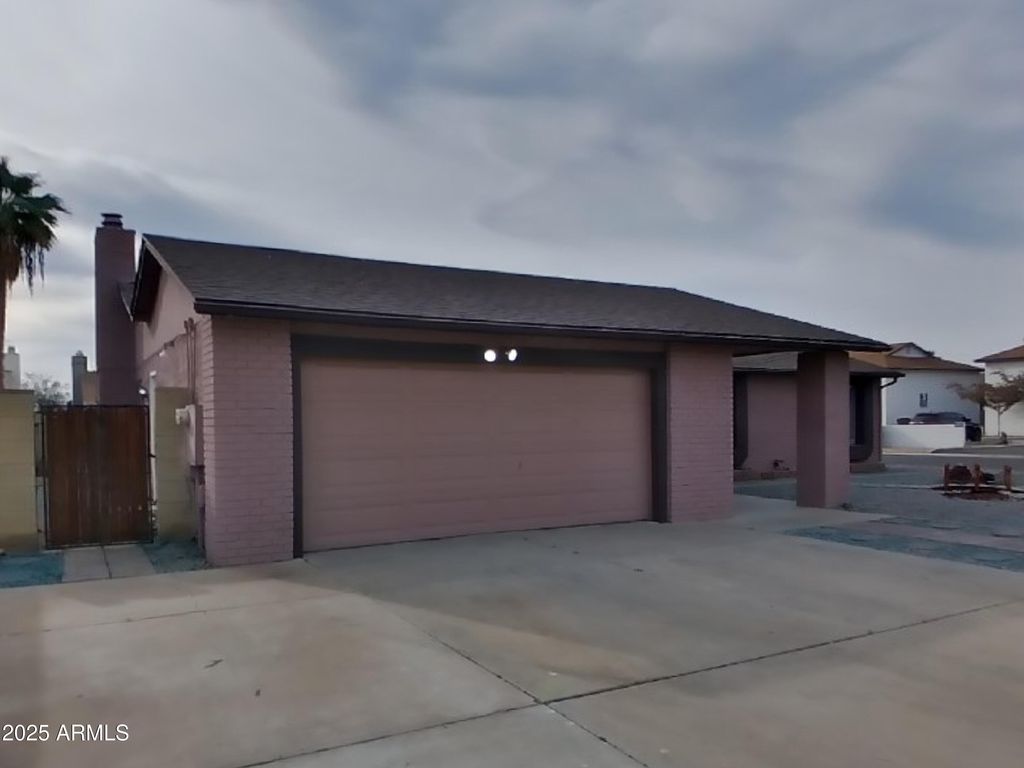 10221 W TURNEY Avenue, Phoenix, AZ 85037