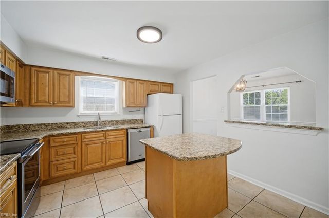 1861 Bernstein DR, Virginia Beach, VA 23454