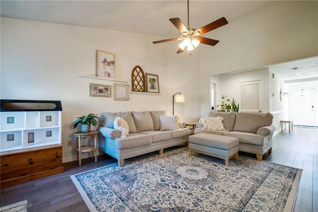 1861 Bernstein DR, Virginia Beach, VA 23454