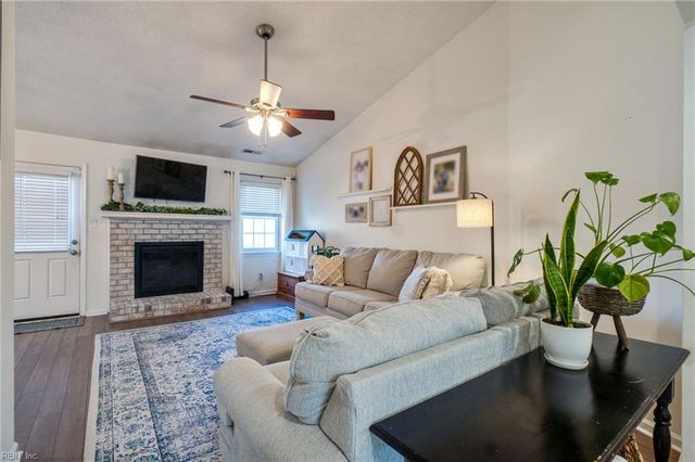 1861 Bernstein DR, Virginia Beach, VA 23454