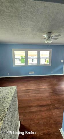 2204 Landan Dr, Louisville, KY 40218