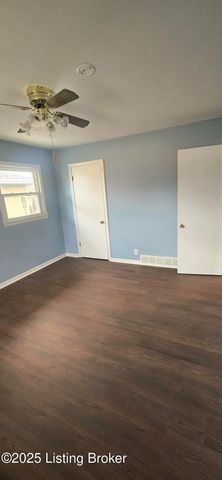 2204 Landan Dr, Louisville, KY 40218