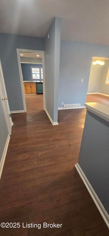 2204 Landan Dr, Louisville, KY 40218