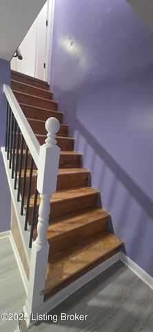 2204 Landan Dr, Louisville, KY 40218