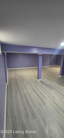 2204 Landan Dr, Louisville, KY 40218