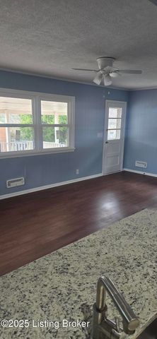 2204 Landan Dr, Louisville, KY 40218