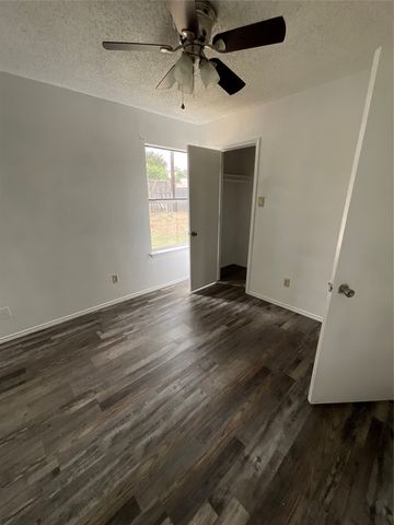 6936 Laurelhill Court N, Fort Worth, TX 76133