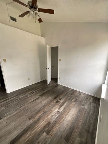 6936 Laurelhill Court N, Fort Worth, TX 76133