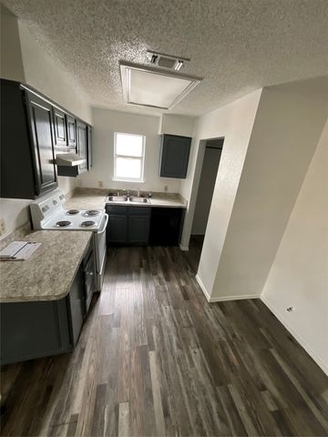 6936 Laurelhill Court N, Fort Worth, TX 76133