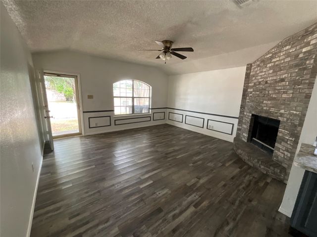 6936 Laurelhill Court N, Fort Worth, TX 76133
