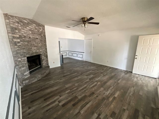 6936 Laurelhill Court N, Fort Worth, TX 76133