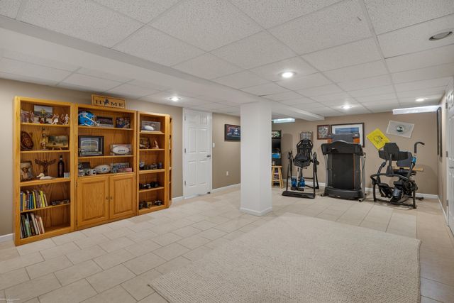 22465 Bluewater Drive, Macomb, MI 48044