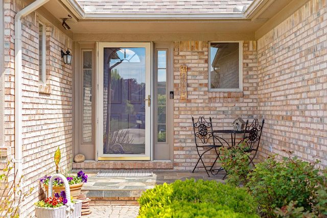 22465 Bluewater Drive, Macomb, MI 48044