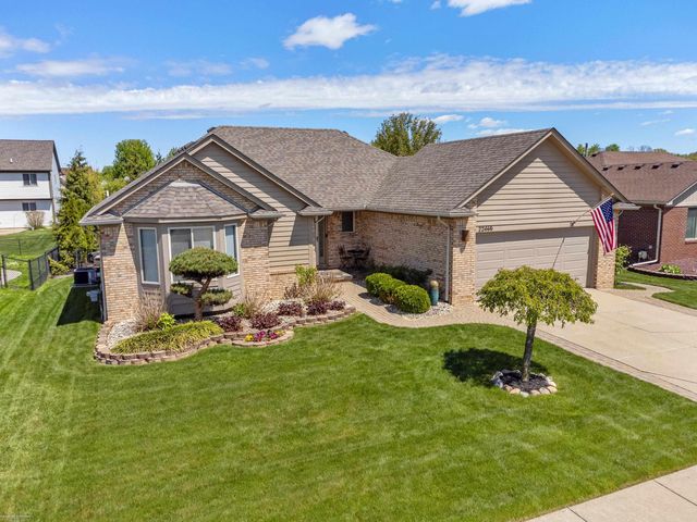 22465 Bluewater Drive, Macomb, MI 48044