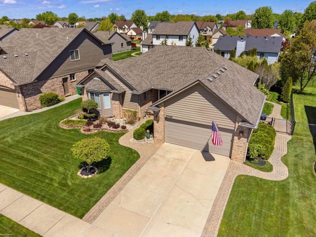 22465 Bluewater Drive, Macomb, MI 48044